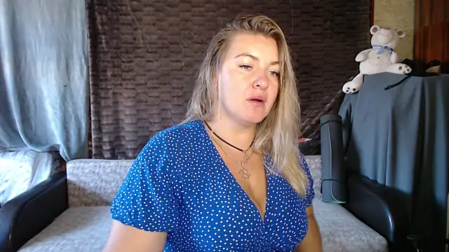 Snapshot of NikaSkylink chatting on 09/11/25, 03:39 NikaSkylink online show from 09/11/25, 03:39