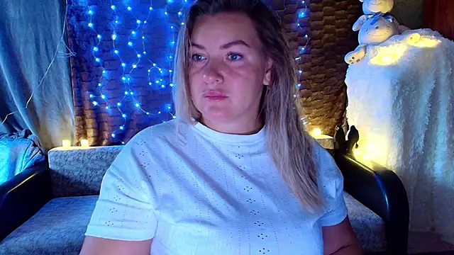 Snapshot of NikaSkylink chatting on 09/14/25, 02:33 NikaSkylink online show from 09/14/25, 02:33