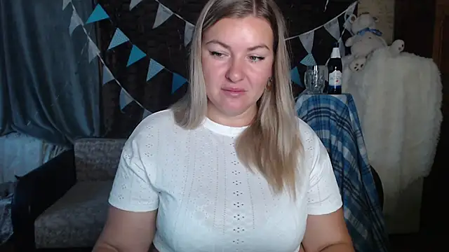 Snapshot of NikaSkylink chatting on 09/25/25, 03:43 NikaSkylink online show from 09/25/25, 03:43