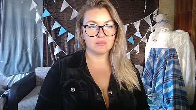 Snapshot of NikaSkylink chatting on 10/02/25, 03:57 NikaSkylink online show from 10/02/25, 03:57