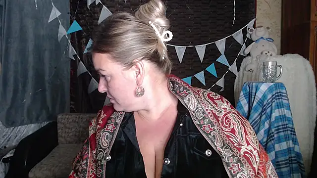 Snapshot of NikaSkylink chatting on 10/02/25, 06:59 NikaSkylink online show from 10/02/25, 06:59