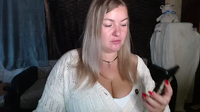 Snapshot of NikaSkylink chatting on 10/13/25, 03:50 NikaSkylink online show from 10/13/25, 03:50