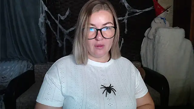 Snapshot of NikaSkylink chatting on 10/30/25, 03:41 NikaSkylink online show from 10/30/25, 03:41