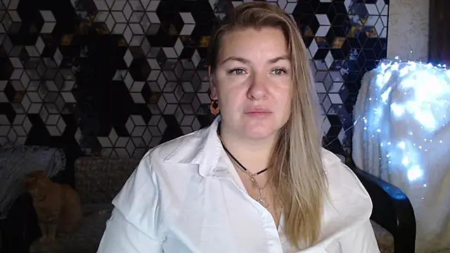 Snapshot of NikaSkylink chatting on 12/03/25, 08:07 NikaSkylink online show from 12/03/25, 08:07