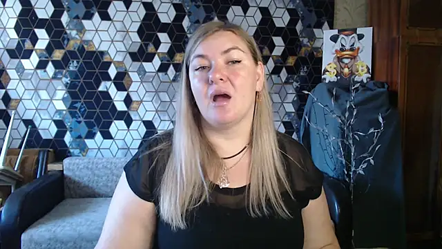 Snapshot of NikaSkylink chatting on 04/06/26, 05:30 NikaSkylink online show from 04/06/26, 05:30