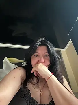 Snapshot of Liza_Will chatting on 04/10/26, 06:40 Liza Will online show from 04/10/26, 06:40