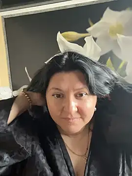 Snapshot of Liza_Will chatting on 05/06/26, 10:53 Liza Will online show from 05/06/26, 10:53
