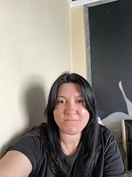 Snapshot of Liza_Will chatting on 05/18/26, 10:54 Liza Will online show from 05/18/26, 10:54
