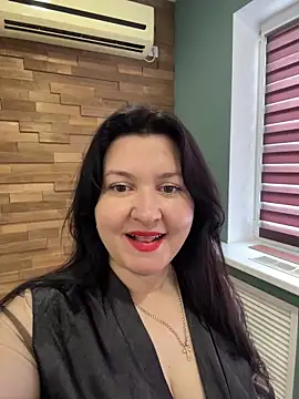 Snapshot of Liza_Will chatting on 05/20/26, 06:41 Liza Will online show from 05/20/26, 06:41