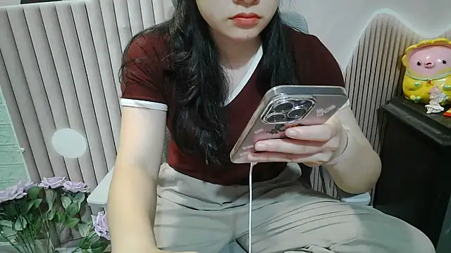 Snapshot of Emachiii chatting on 10/09/25, 01:03 Emachiii online show from 10/09/25, 01:03