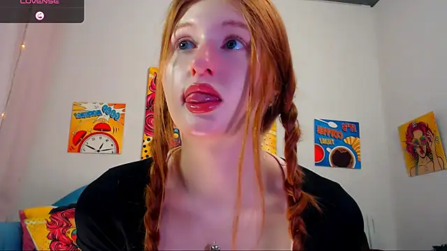 Snapshot of LuxXAngel chatting on 12/20/25, 12:51 LuxXAngel online show from 12/20/25, 12:51