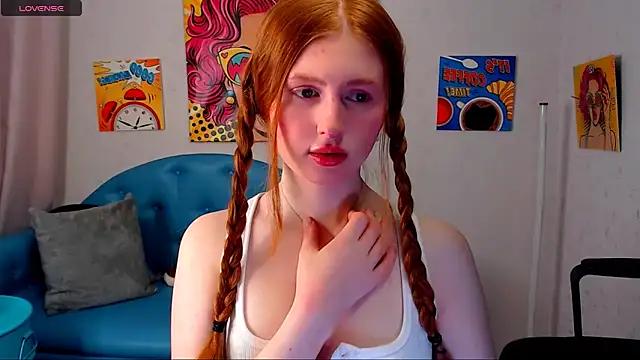 Snapshot of LuxXAngel chatting on 02/15/26, 12:07 LuxXAngel online show from 02/15/26, 12:07