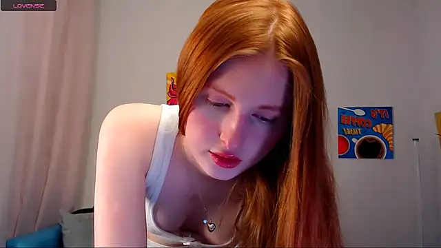 Snapshot of LuxXAngel chatting on 02/17/26, 12:29 LuxXAngel online show from 02/17/26, 12:29