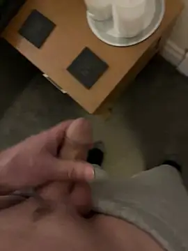 Snapshot of Woodchip chatting on 03/12/26, 06:58 Woodchip online show from 03/12/26, 06:58