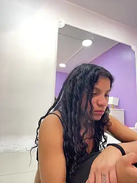 Snapshot of LittleeStar chatting on 05/17/26, 04:14 LittleeStar online show from 05/17/26, 04:14