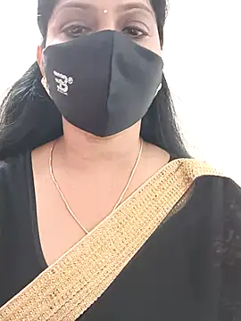 shivani27 online show from 10/03/25, 08:44