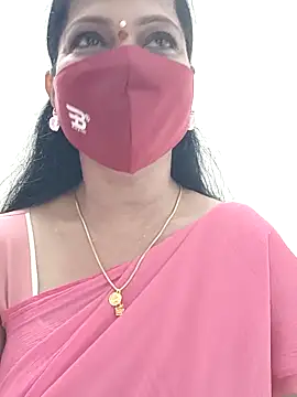 shivani27 online show from 11/11/25, 12:49