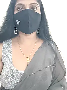 Snapshot of shivani27 chatting on 04/08/26, 03:45 shivani27 online show from 04/08/26, 03:45