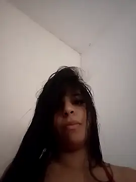 Snapshot of Carolzinha150 chatting on 06/21/26, 05:48 Carolzinha150 online show from 06/21/26, 05:48