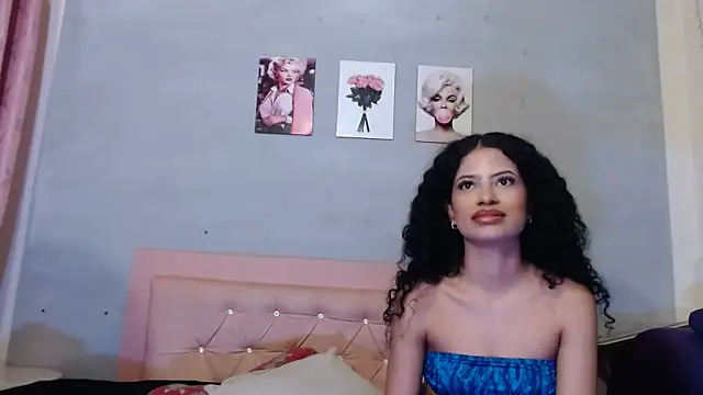 Adut Akech online show from 09/17/25, 12:07