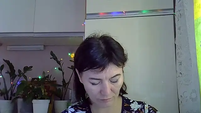 Krystal 82 online show from 09/12/25, 05:18