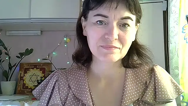 Krystal 82 online show from 09/23/25, 11:02