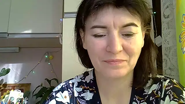 Krystal 82 online show from 10/18/25, 08:48