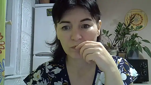 Krystal 82 online show from 11/14/25, 04:28