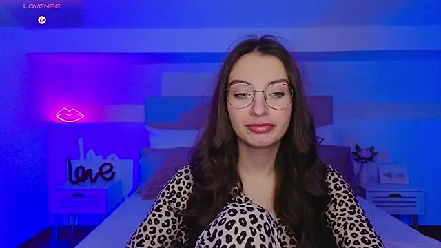 Real cutie1 online show from 11/16/25, 09:09