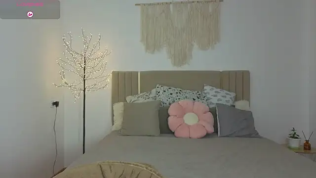 Real cutie1 online show from 11/30/25, 01:48