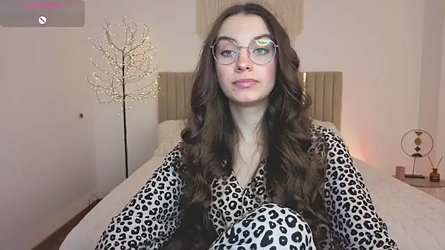 Real cutie1 online show from 04/25/26, 01:41