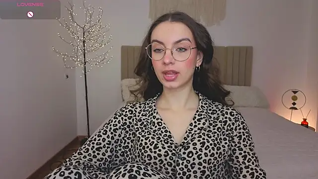Real cutie1 online show from 05/02/26, 01:05