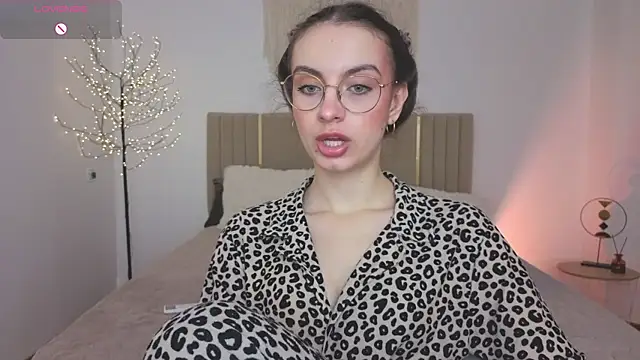 Real cutie1 online show from 05/09/26, 12:54