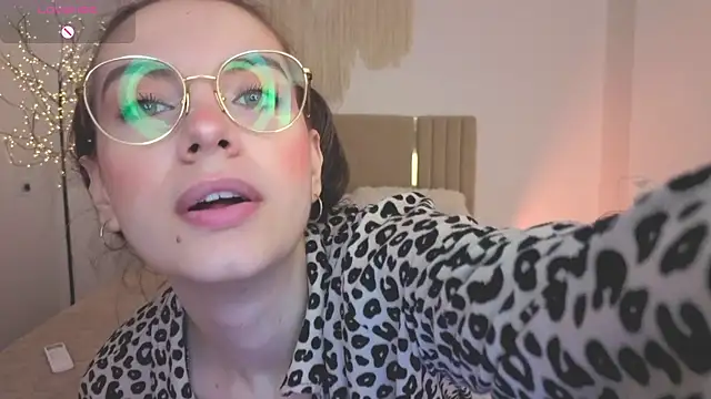 Real cutie1 online show from 05/12/26, 12:46