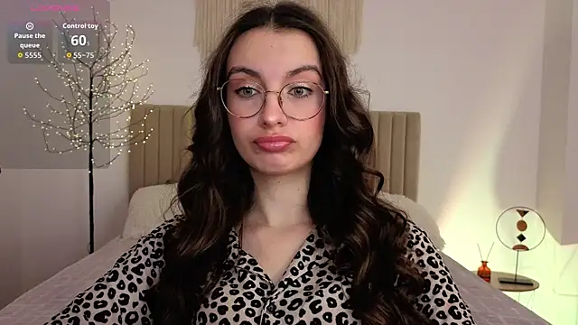 Real cutie1 online show from 06/12/26, 01:21