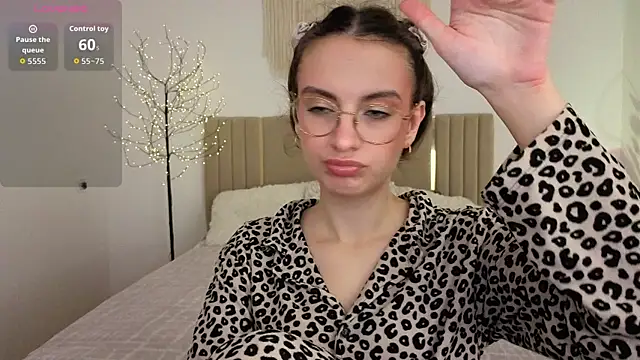 Real cutie1 online show from 06/16/26, 12:52