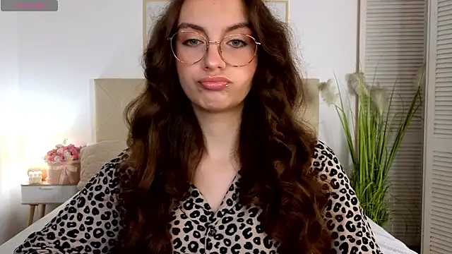 Real cutie1 online show from 06/23/26, 01:42
