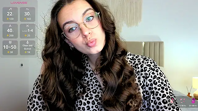 Real cutie1 online show from 06/29/26, 01:00