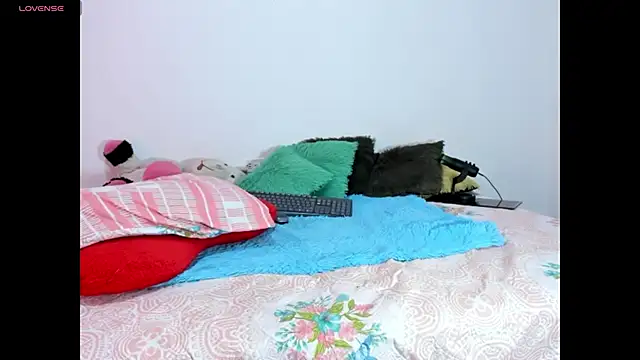 Snapshot of lanastone86 chatting on 11/24/25, 01:11 lanastone86 online show from 11/24/25, 01:11