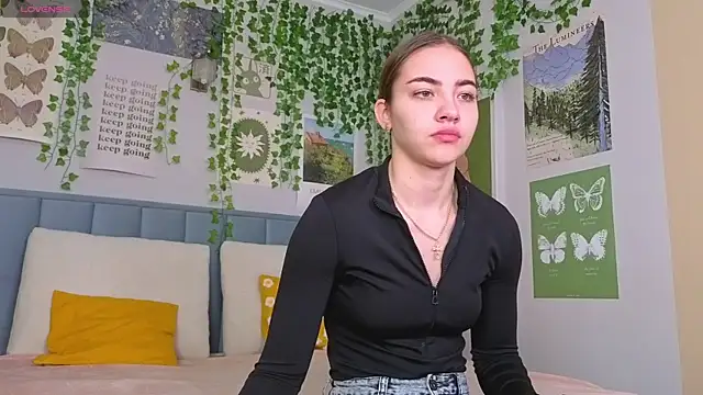 Ashley Pierce online show from 10/12/25, 04:11