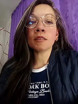 Chriss girl of imaginatio online show from 12/02/25, 11:11