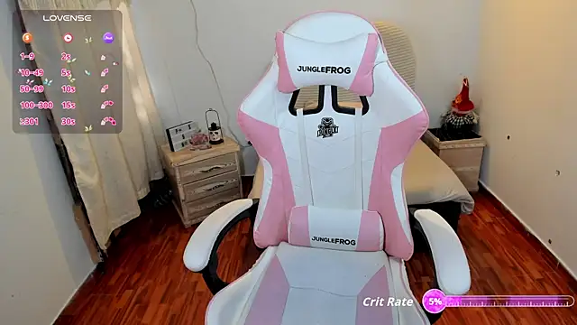 Snapshot of megan_foz chatting on 11/19/25, 03:34 megan foz online show from 11/19/25, 03:34