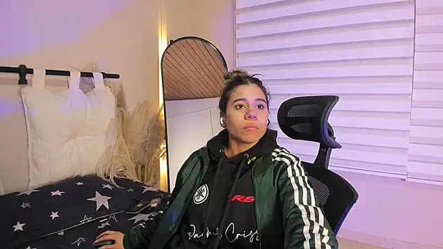 Snapshot of Rachell_criss chatting on 11/08/25, 03:50 Rachell criss online show from 11/08/25, 03:50