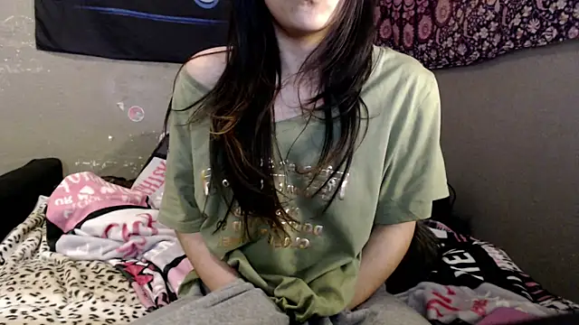 Snapshot of London_Ray chatting on 05/10/26, 12:38 London Ray online show from 05/10/26, 12:38