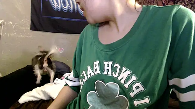 Snapshot of London_Ray chatting on 05/28/26, 01:25 London Ray online show from 05/28/26, 01:25