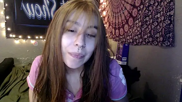 Snapshot of London_Ray chatting on 06/15/26, 12:57 London Ray online show from 06/15/26, 12:57