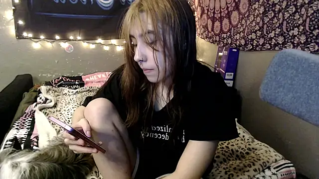 Snapshot of London_Ray chatting on 06/25/26, 10:25 London Ray online show from 06/25/26, 10:25