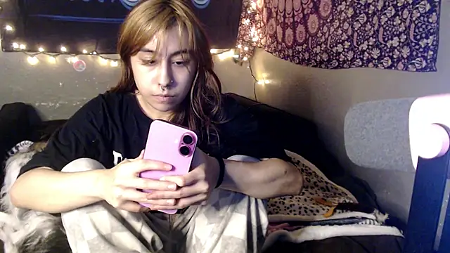 Snapshot of London_Ray chatting on 07/11/26, 10:44 London Ray online show from 07/11/26, 10:44