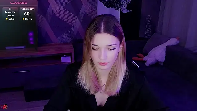 Sandy Belle online show from 11/11/25, 08:09