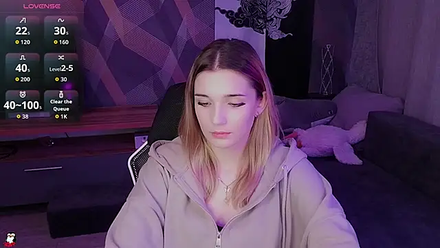 Sandy Belle online show from 11/18/25, 07:29